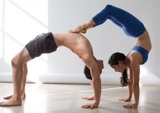 Ashtanga Yoga Intermediate Series s Davidom Robsonom (8-10)